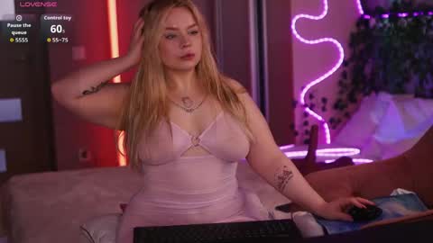 Lisa online show from April 25, 9:33 am