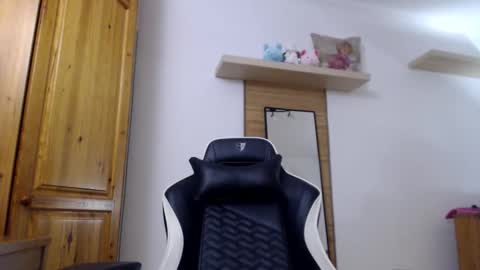 Lisaskybaby online show from November 6, 9:01 am