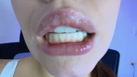 Lisbet online show from February 9, 3:15 pm