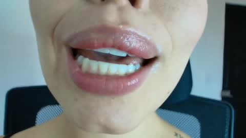 Snapshot of lisbet_21x chatting on September 11, 10:55 pm Lisbet online show from September 11, 10:55 pm