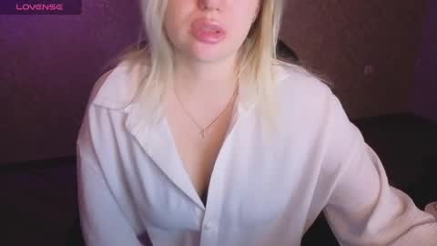 Anna online show from April 28, 9:41 pm