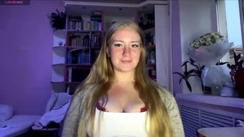 Aurora online show from July 4, 6:00 pm