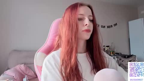 Snapshot of lisiasweet chatting on October 10, 9:26 am Lika online show from October 10, 9:26 am