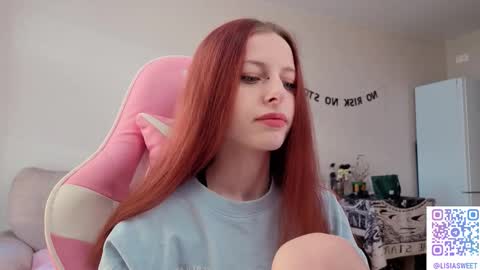 Snapshot of lisiasweet chatting on October 12, 9:13 am Lika online show from October 12, 9:13 am