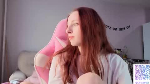 Snapshot of lisiasweet chatting on October 3, 7:49 am Lika online show from October 3, 7:49 am