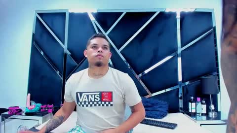 Snapshot of lissandjohnson chatting on December 17, 4:45 am LISSA JHONS online show from December 17, 4:45 am