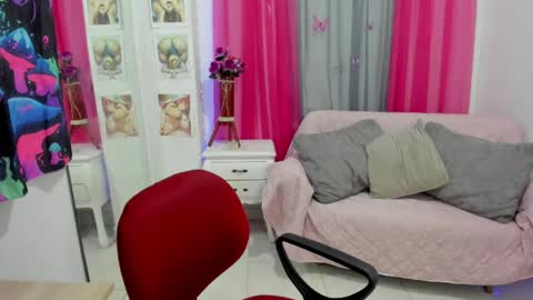 lissa online show from June 2, 9:50 pm