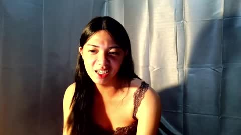 litl_tits online show from July 25, 4:38 pm