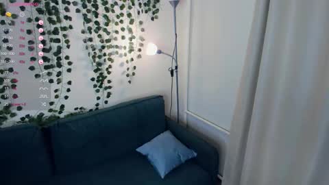 Bella online show from September 15, 9:49 pm