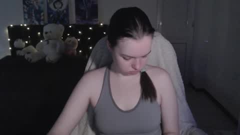 little__flowers online show from December 4, 8:03 am