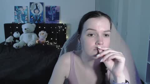 little__flowers online show from August 8, 9:19 am