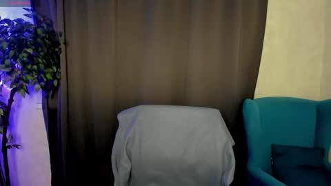 Isabel online show from April 30, 1:32 am