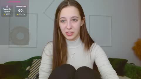 Snapshot of little_cherry___ chatting on October 15, 7:32 am Lana online show from October 15, 7:32 am
