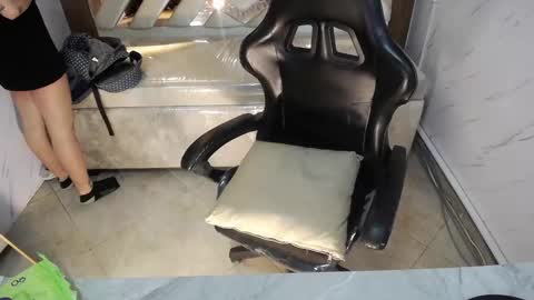 Cherri online show from November 28, 8:05 pm