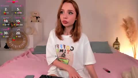 little_clare_ online show from July 21, 6:37 am