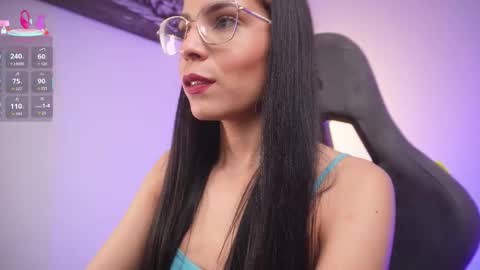 Help me reach 100 likes online show from November 24, 7:34 pm