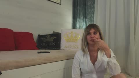 little_heart_andreea online show from April 28, 9:19 pm