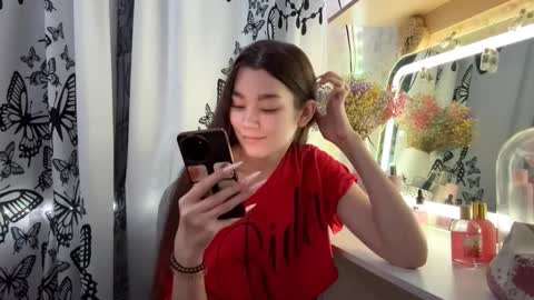 Viiola online show from December 2, 9:40 am