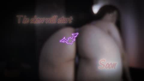 Maeve  online show from October 28, 9:49 pm