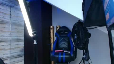 little_mayy online show from March 7, 4:07 pm