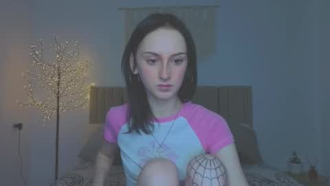 little_mollee online show from December 4, 10:42 pm