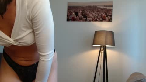 Nicole online show from September 25, 2:02 pm