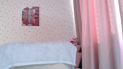 Snapshot of little_pearl_ chatting on September 18, 5:22 am Adaline online show from September 18, 5:22 am