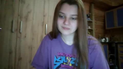 little_shygirl_ online show from November 20, 5:39 am