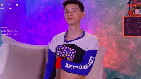 Snapshot of little_twiink chatting on September 26, 1:57 am Juan Ferrer online show from September 26, 1:57 am