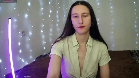 LittleAhWitch online show from April 7, 9:11 am