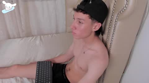 Snapshot of littledanny_ chatting on October 4, 3:54 pm DANNY online show from October 4, 3:54 pm