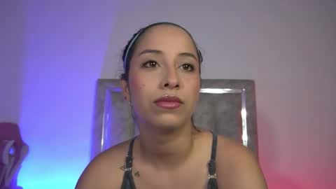 littlee_emma_ online show from August 7, 1:04 am