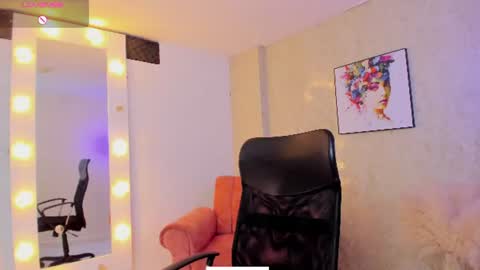 littlee_mia online show from August 4, 12:45 pm