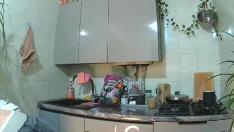 littlehappines online show from March 6, 7:46 pm