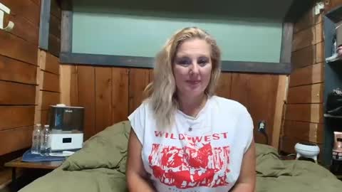 lisanixs online show from July 15, 6:45 pm
