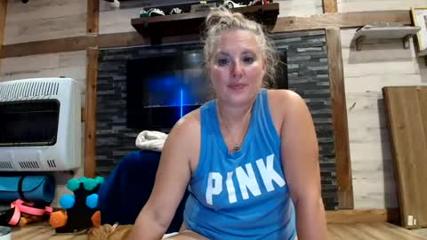 lisanixs online show from July 22, 2:57 am