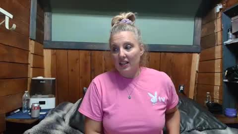 lisanixs online show from May 17, 2:32 am