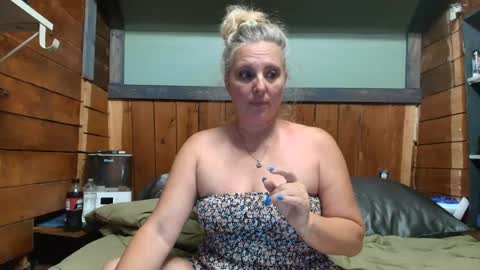 lisanixs online show from June 16, 2:15 am