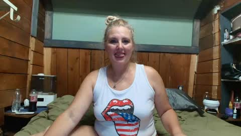 lisanixs online show from July 1, 1:14 am