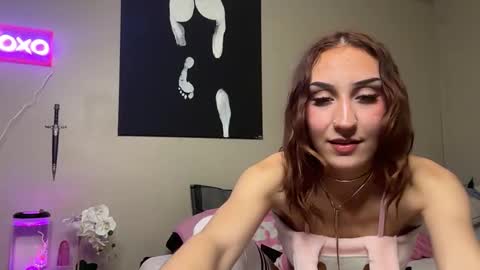 littlemadimade online show from May 3, 2:39 am