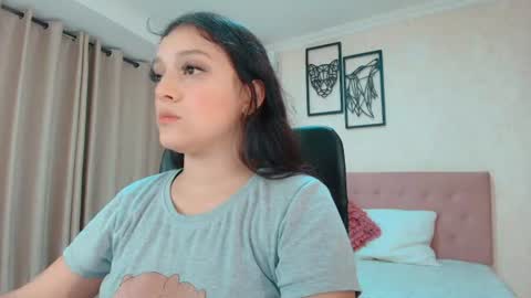 Sarahs Room online show from July 18, 3:08 am