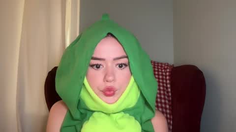 Little Sugar Pea  online show from September 9, 10:21 pm