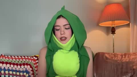 Little Sugar Pea  online show from January 8, 12:17 am