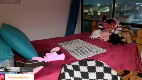 Valerie  online show from April 24, 3:19 am