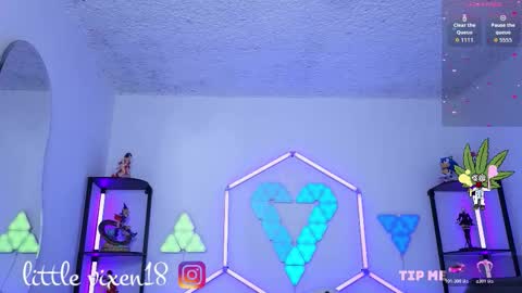 littlevixen18 online show from January 31, 7:11 pm