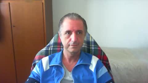 liuk53 online show from May 13, 12:37 pm