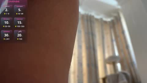 nana online show from February 12, 4:05 am