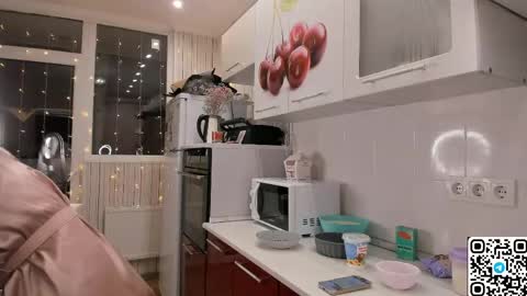 My name is Livy Nice to meet you  Thumbs up please its important online show from May 2, 6:14 pm