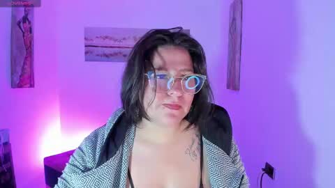 liylith_ online show from January 23, 2:17 pm