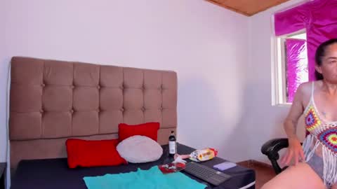 liz_grettel online show from July 14, 6:57 pm